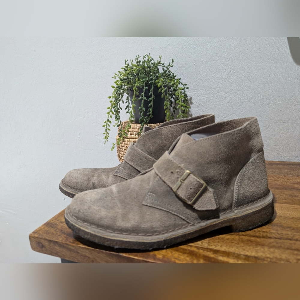 Clark Buckle Suede Desert Boots‎ Size 7